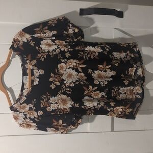 Naif Beautiful Floral Blouse with Puffed Short Sleeves, Size L.